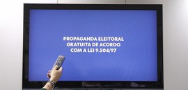 Propaganda no rádio e na TV conta com regras específicas para inteligência artificial, disparos ...