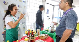 Feira reúne produtores locais no Tribunal e incentiva escolhas mais conscientes.