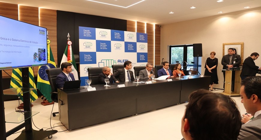 Evento na manhã desta segunda-feira contou com presença de integrantes da Corte Eleitoral e depu...