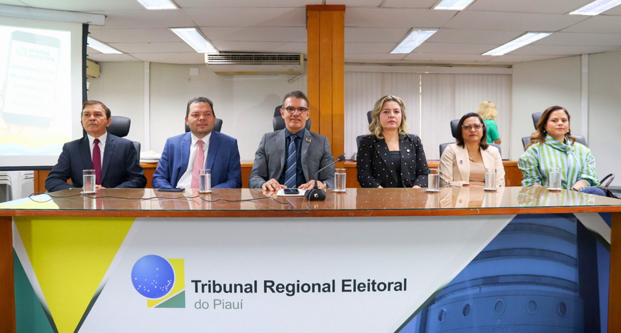 Há 30 anos, o serviço ajuda a Justiça Eleitoral a prestar informações e esclarecer dúvidas relac...