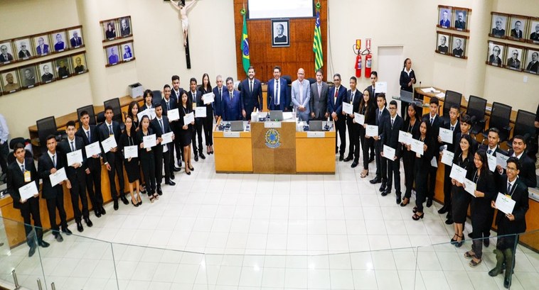 “Jovens Deputadas/Deputados” do Parlamento do Futuro são diplomados pelo TRE-PI ..
