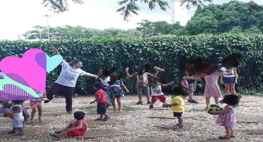 Participe, você pode fazer sua doação por Pix ou doar brinquedos, roupas infantis, alimentos ou ...