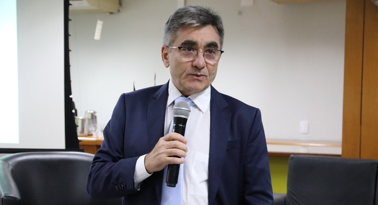 Des. Ricardo Gentil assume interinamente a Presidência do TRE-PI No período de 2 a 21 de fevereiro o desembargador vice-presidente e corregedor conduzirá a Justi...