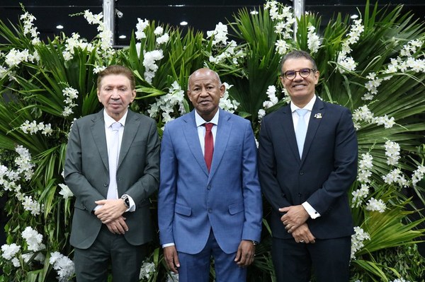 Desembargadores Olímpio José Galvão Passos, Samoel Evangelista (vice-presidente do TRE-AC) e José Wilson Ferreira Araújo Júnior