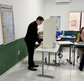 Presidente do TSE acompanha eleição simulada no Maranhão 
