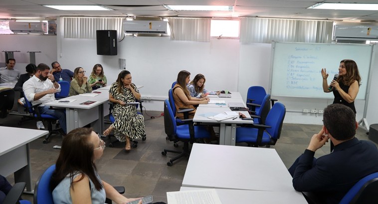 Capacitação já passou pelas fases de leitura individual e coletiva das normas sobre registros de...