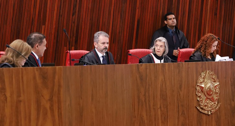 Em decisão inédita, TSE confirma tese proferida pelo TRE-PI sobre suplente que troca de partido ..