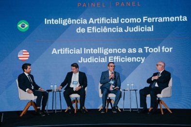 Presidente do TRE-PI, desembargador José Wilson Ferreira de Araújo Júnior, durante painel no Exp...