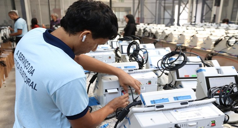 GERAÇÃO DE MÍDIAS E PREPARAÇÃO DE URNAS
