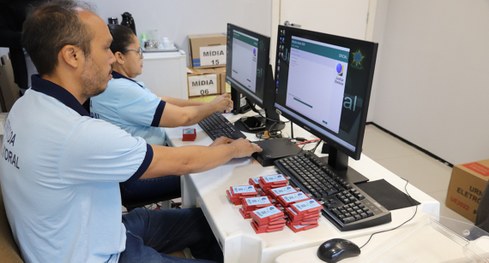 GERAÇÃO DE MÍDIAS E PREPARAÇÃO DE URNAS