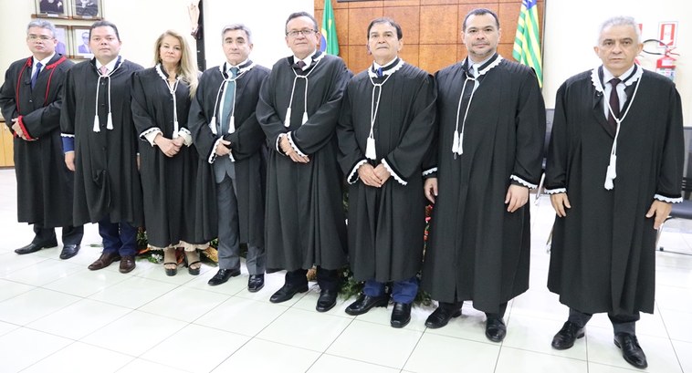 Juiz Edson Alves da Silva toma posse e participa de sessão no TRE-PI Magistrado foi eleito a unanimidade pelo Tribunal de Justiça do Piauí - TJPI e vai compor a Cort...
