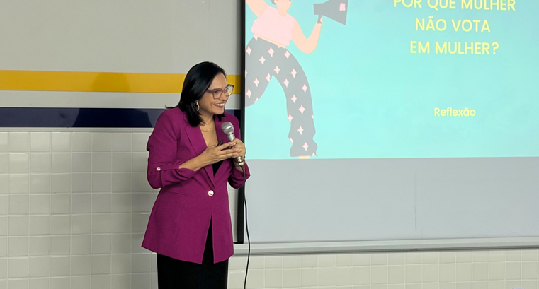 Juíza Keylla Ranyere e estudantes do CETI Cristino Castelo Branco discutem participação feminina...