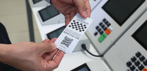 Novas urnas, em 13.12.2021 Novas urnas.