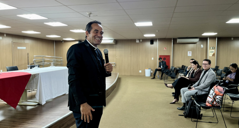 Presidente do TRE-PI participa de palestra junto a servidores no Fórum Eleitoral