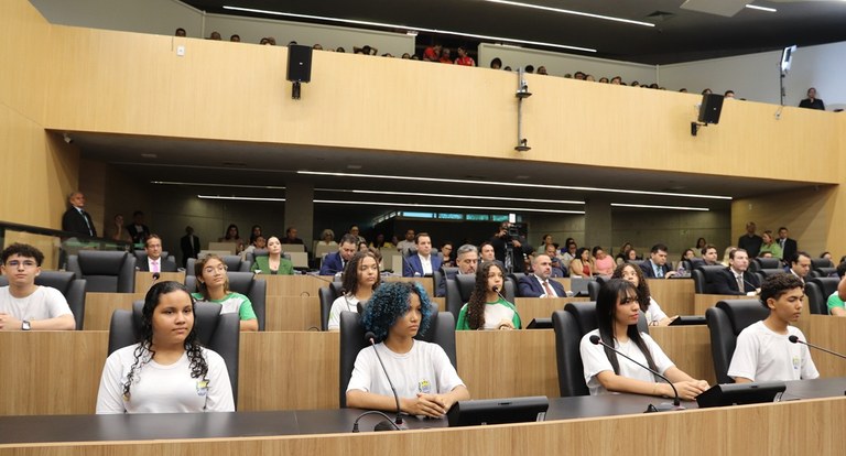 PARLAMENTO PLATÉIA ..