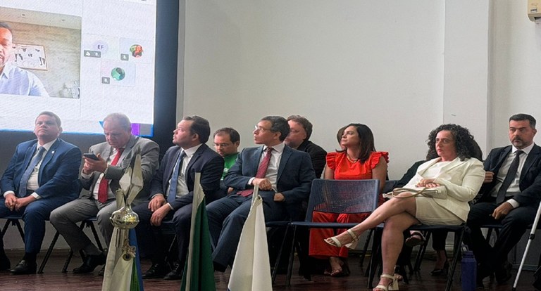 POPRUAJUD AUDITÓRIO ..