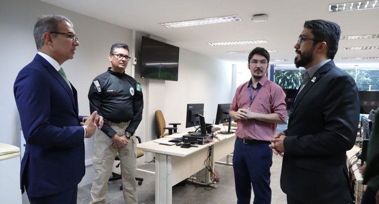 Presidente do TRE-PI acompanha obras de modernização do edifício-sede do tribunal