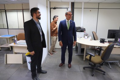 Presidente do TRE-PI acompanha obras de modernização do edifício-sede do tribunal