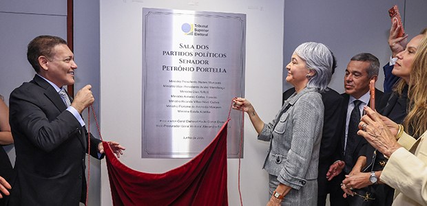 Presidente do TSE inaugura sala Petrônio Portella - 17.06.2026