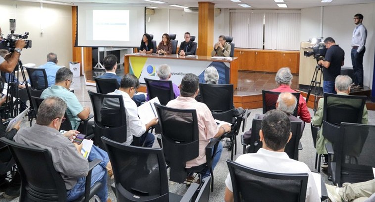 Evento “Café Conect” nesta terça-feira (30/6) no auditório do Tribunal aproximou agremiações e f...