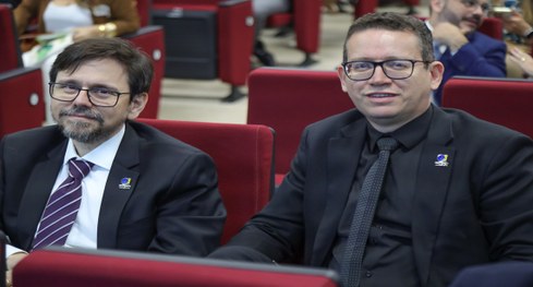 Secretário de Gestão de Pessoas do Tribunal, Álvaro Jaffé, e diretor-geral do TRE-PI, Walter Sch...