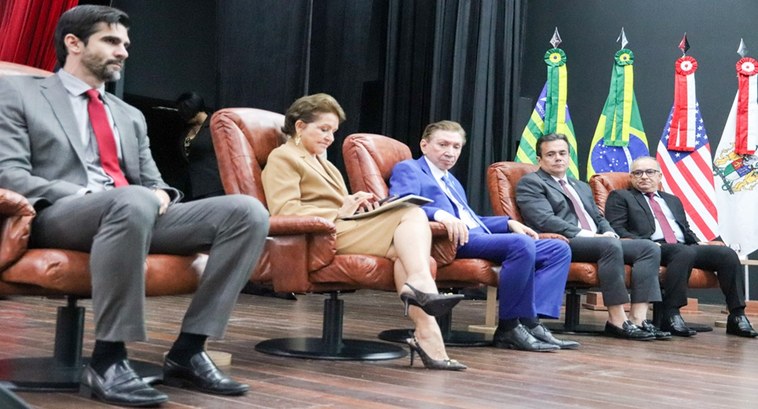 Evento realizado nesta terça reuniu nomes dos três poderes além de pesquisadores e estudantes de...
