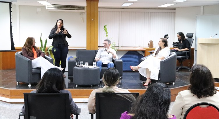Semana de Saúde aborda Nutrição e Cuidados preventivos no 2º dia do evento Orientações sobre plano de saúde, alimentação, suplementação, jejum intermitente, postura e até ...