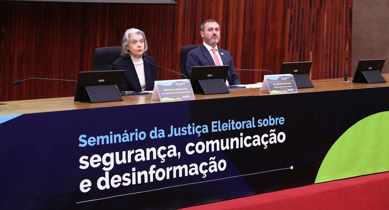 Seminário da Justiça Eleitoral sobre Segurança, Comunicação e Desinformação Evento está sendo realizado na sede do TSE em Brasília e prossegue até esta quinta-feira (29/1)....
