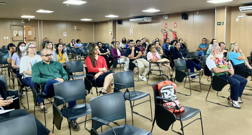 Presidente do TRE-PI participa de palestra junto a servidores no Fórum Eleitoral