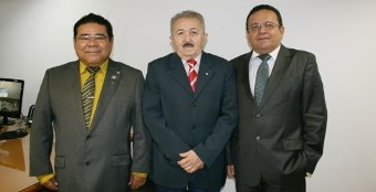 desembargadores James, Edvaldo (presidente do TRE-PI), Sebastião em 20 12 13