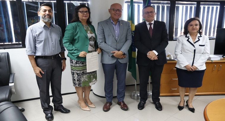 TRE-PI e ALEPI assinam acordo de cooperação ..