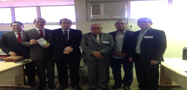 Foto referente à visita feita à EJE pelos membros dos Conselhos Federal e Regional de Contabilidade