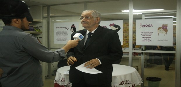 Foto referente abertura feira literária do TRE-PI