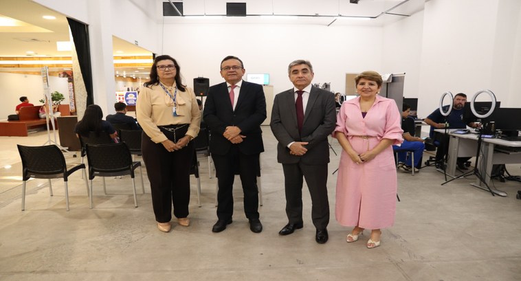 TRE-PI foto I visita presidente posto atendimento Foto anexa notícia presidente e vice