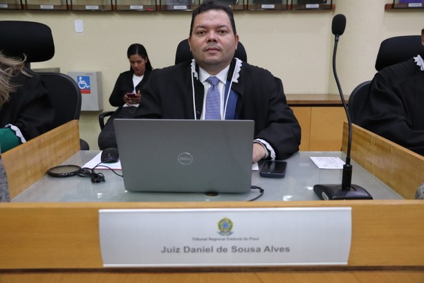 TRE-PI foto II juiz Daniel Alves Foto membro da corte