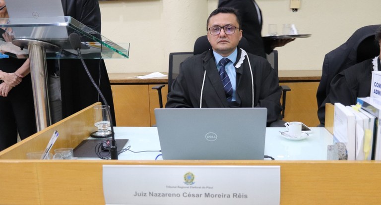 TRE-PI foto juiz federal Nazareno Foto anexa a notícia julgamento contas PMB e PMN