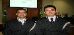 Foto referente a posse dos juízes federais Agliberto Machado e Lucas Rosendo