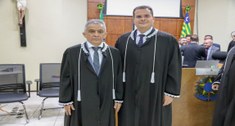 Foto referente a sessão solene de posse juízes José e Fábio