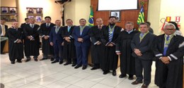 Foto referente a sessão solene entrega medalha mérito eleitoral