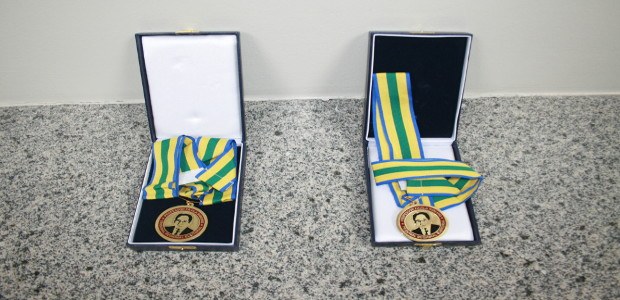 TRE-PI foto medalha mérito eleitoral Foto da medalha prof. Fávila Ribeiro