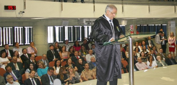 TRE-PI - foto - posse - des. - Joaquim Foto do novo presidente do TRE-PI, des. Joaquim Santana