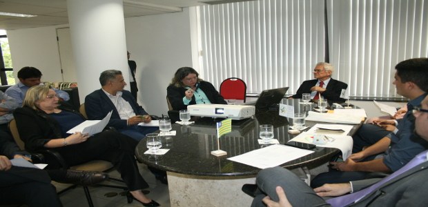 TRE-PI foto reunião AJE Foto referente a reunião da AJE com o pres. do TRE-PI