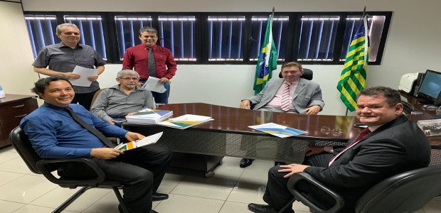 TRE-PI foto reunião revisão Coivaras Foto referente a reunião para discutir revisão eleitorado de Coivaras-PI