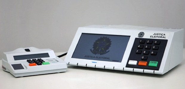 TRE-PI foto urna 2021 Foto anexa matéria fato e boato sobre J.E
