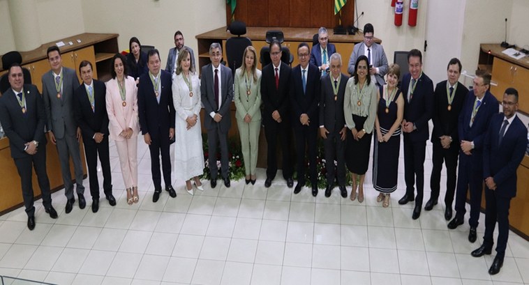 TRE-PI homenageia autoridades com Medalhas do Mérito Eleitoral Cerimônia solene realizada na manhã desta sexta-feira (14/11) no plenário deste tribunal reconhe...