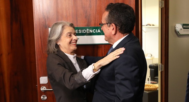 O desembargador presidente, Sebastião Martins representou a Justiça Eleitoral do Piauí no encont...