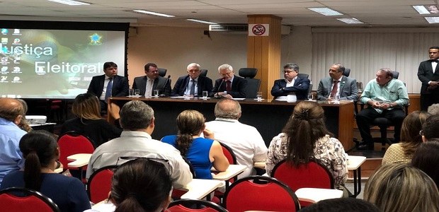 TRE-PI realiza abertura do Curso de Elaboração e Acompanhamento do Processo Legislativo TRE-PI realiza abertura do Curso de Elaboração e Acompanhamento do Processo Legislativo