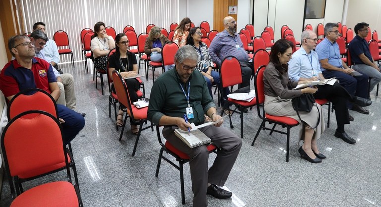 Evento público híbrido (presencial e online) reuniu servidoras e servidores aprovados no concurs...