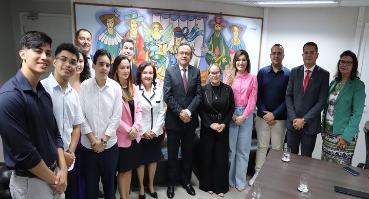 TRE-PI recebe visita institucional da AJUSPI ..