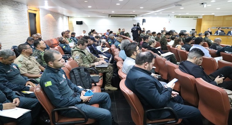 Durante o encontro, o comandante da 10ª Brigada de Infantaria Motorizada do Exército apresentará...